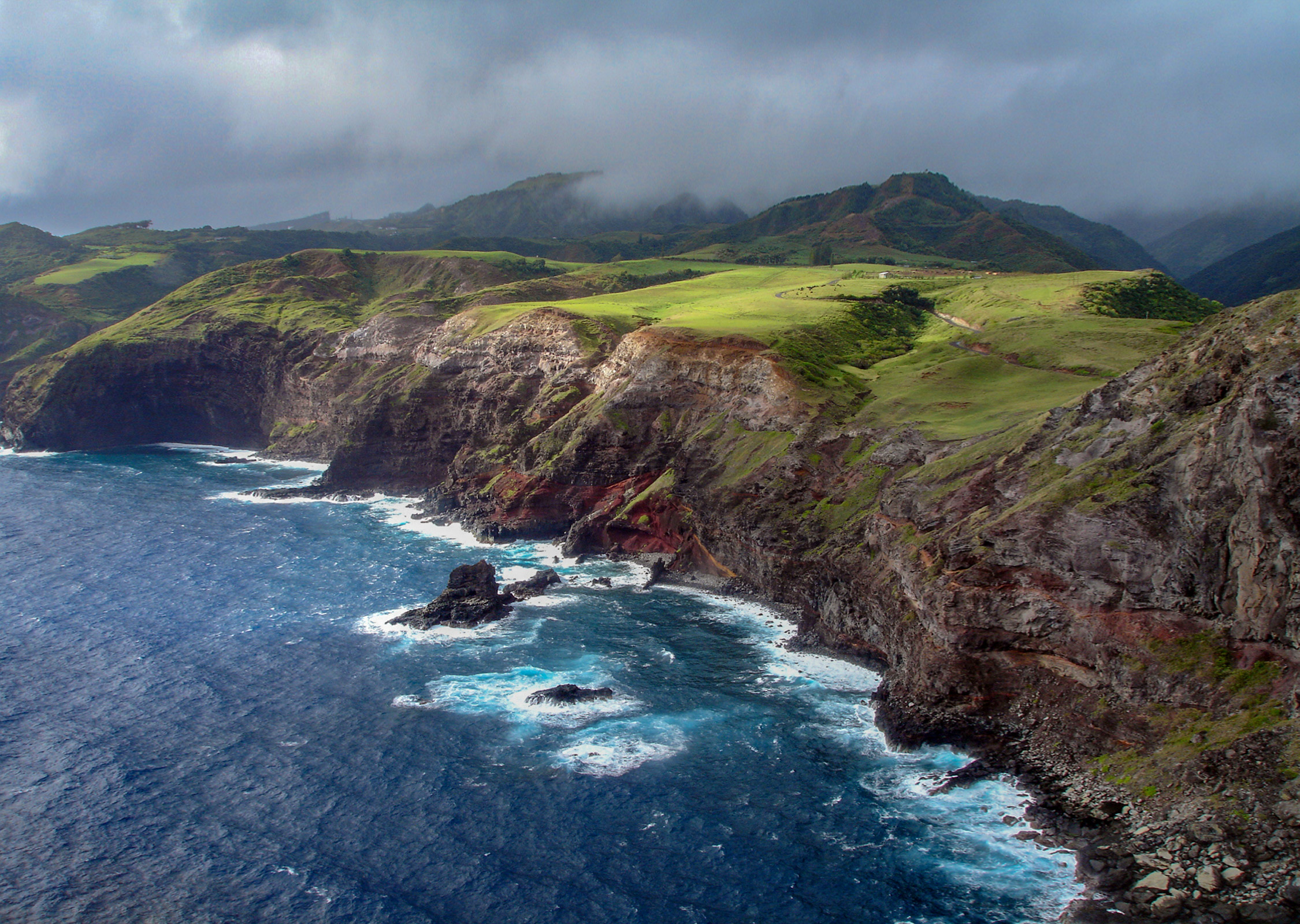 Product West Maui & Molokai Flight
